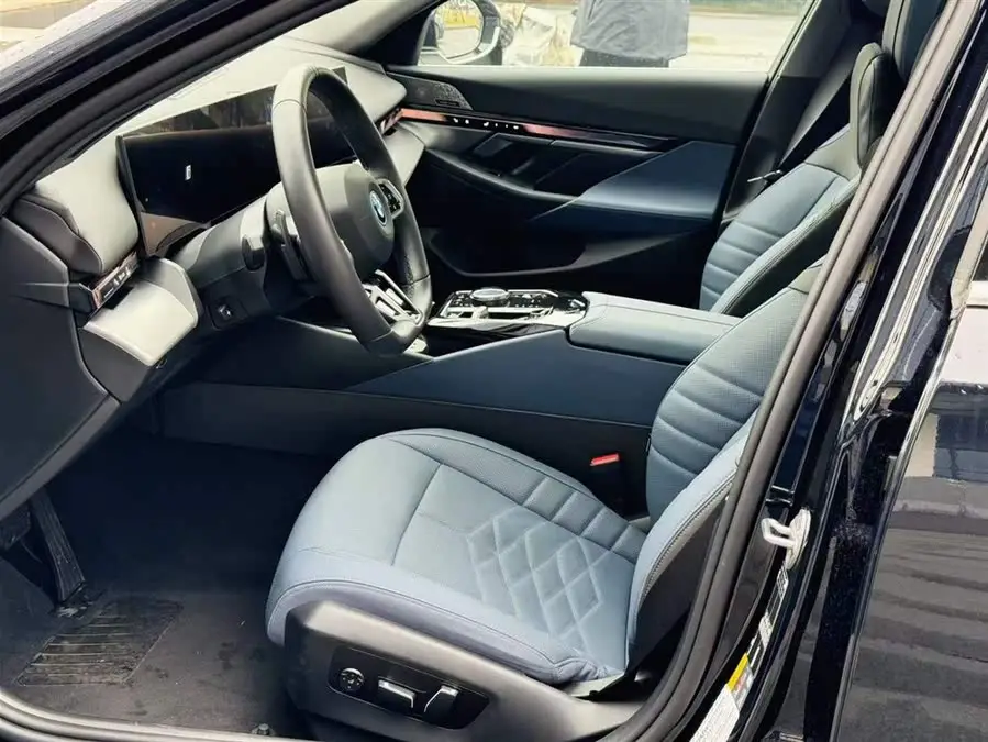 BMW i5 2024 eDrive 35L Premium M Sport Package