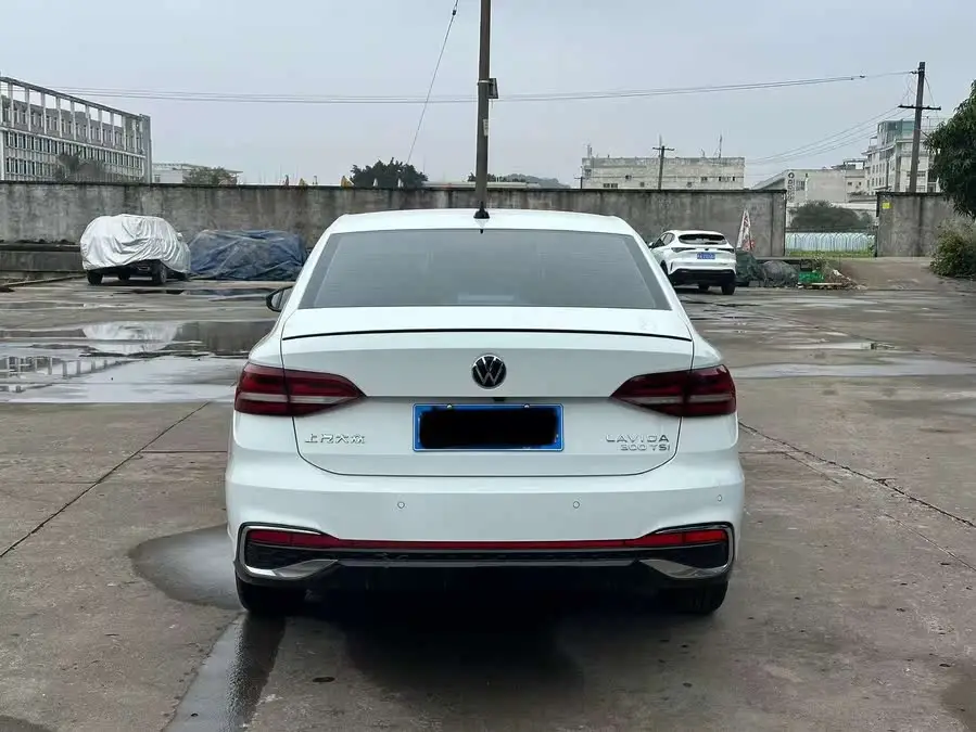 لافيدا 2023 300TSI DSG إصدار النجوم الأبدية