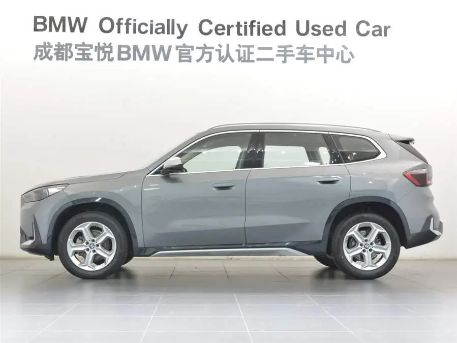 بي إم دبليو X1 طراز 2023 sDrive20Li حزمة تصميم X