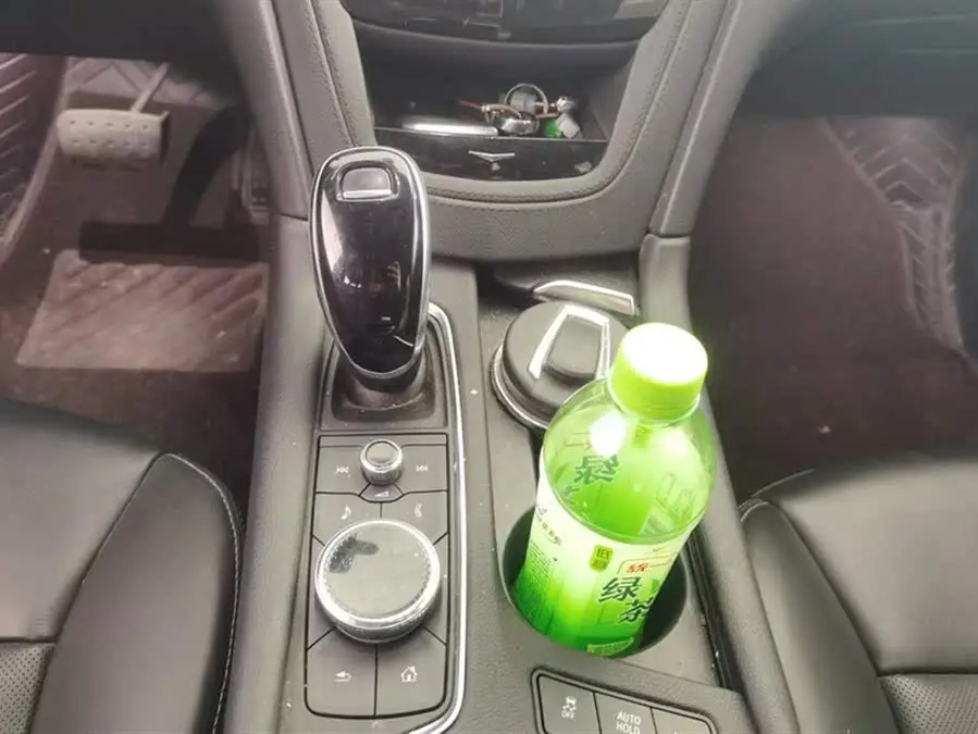 كاديلاك XT6 2021 2.0T فاخرة بستة مقاعد ودفع رباعي