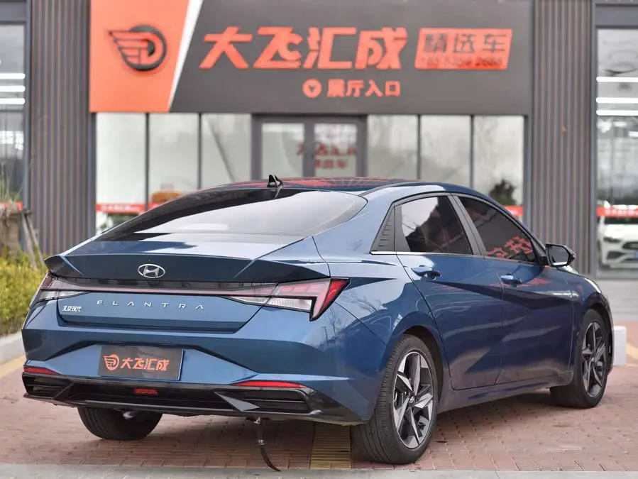 Elantra 2022 1.5L CVT LUX Premium Edition