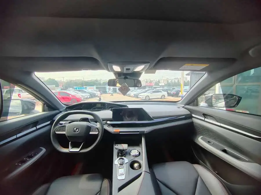 Changan UNI-V 2022 1.5T Premium