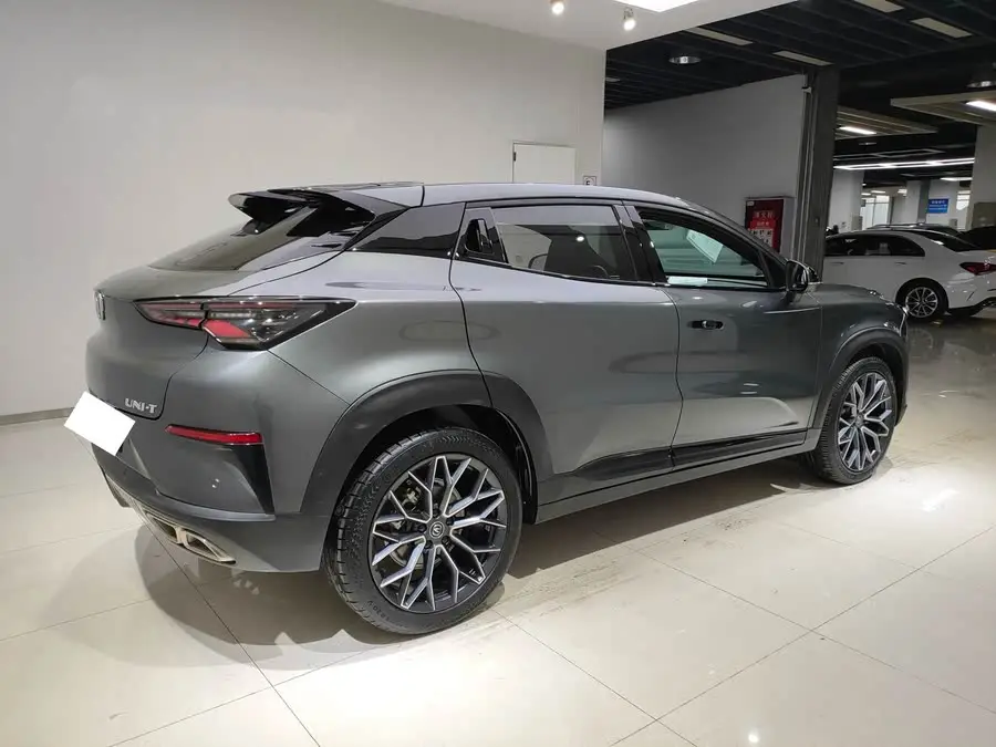 شانجان UNI-T 2022 1.5T المتميزة