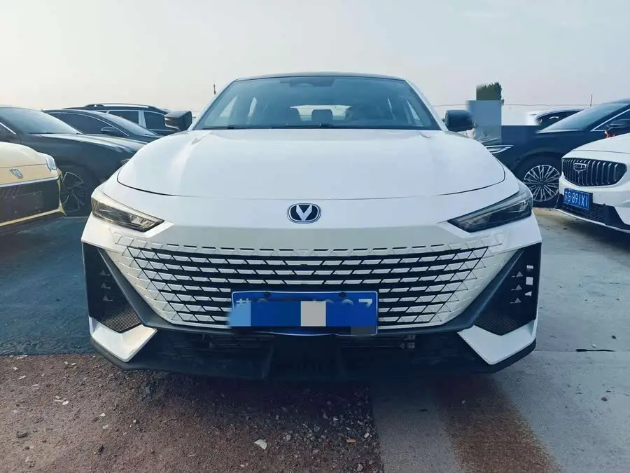 Changan UNI-V 2023 1.5T Premium
