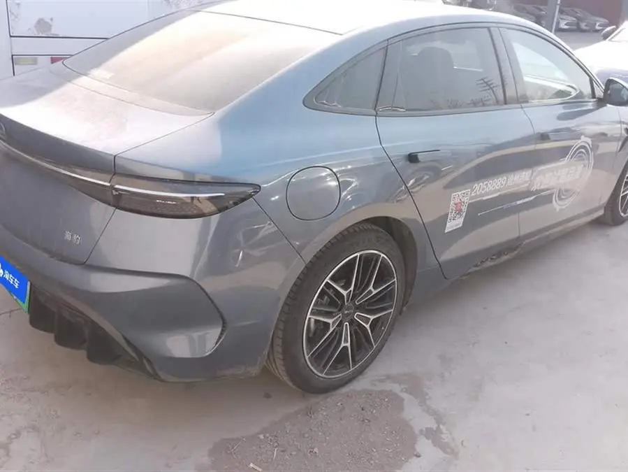 سيارة بكين 2025 الطراز 650 النسخة ذات المدى الطويل