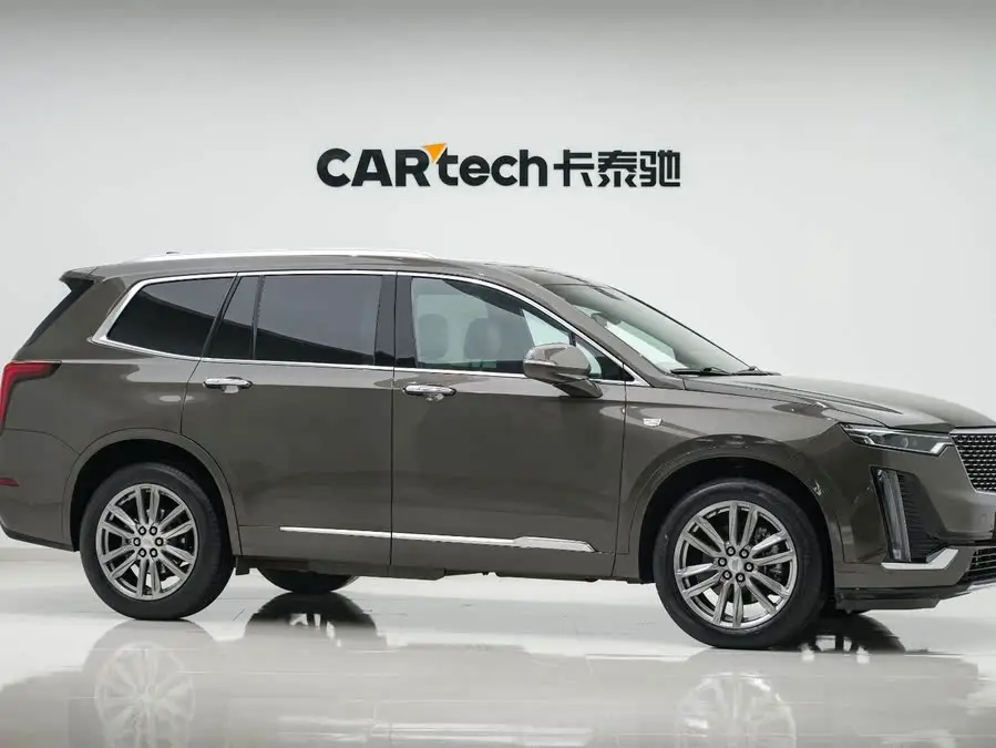 كاديلاك XT6 2022 2.0T 6 مقاعد دفع رباعي فاخر