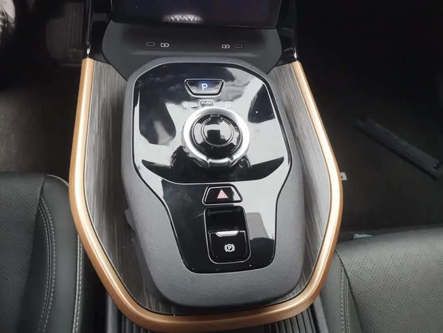 تويوتا bZ3 2023 طراز 616 كم مدى طويل Premium