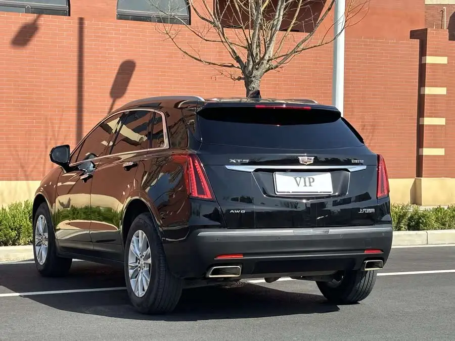 كاديلاك XT5 2022 2.0T الدفع الرباعي الفاخر