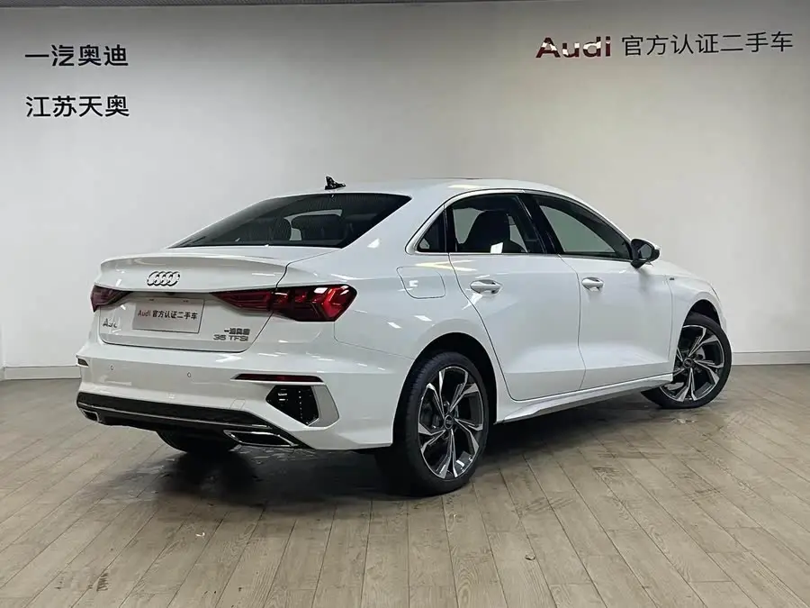 أودي A3 2023 A3L ليموزين 35 TFSI الفاخرة الرياضية