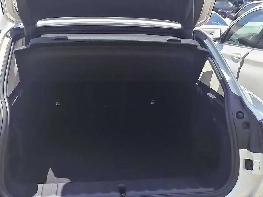 بي إم دبليو X2 (مستورد) طراز 2024 sDrive25i حزمة M الرياضية