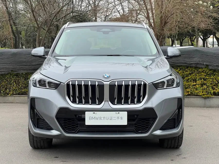 بي إم دبليو X1 2023 sDrive25Li طقم رياضي M