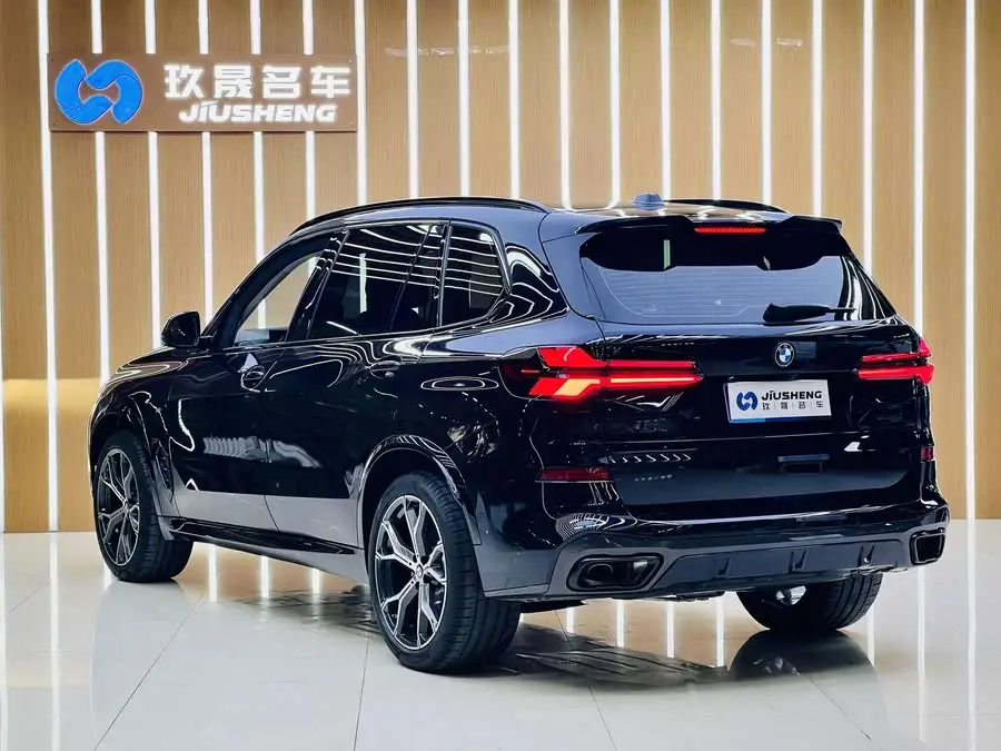 BMW X5 2023 xDrive 30Li Luxury M Sport Package