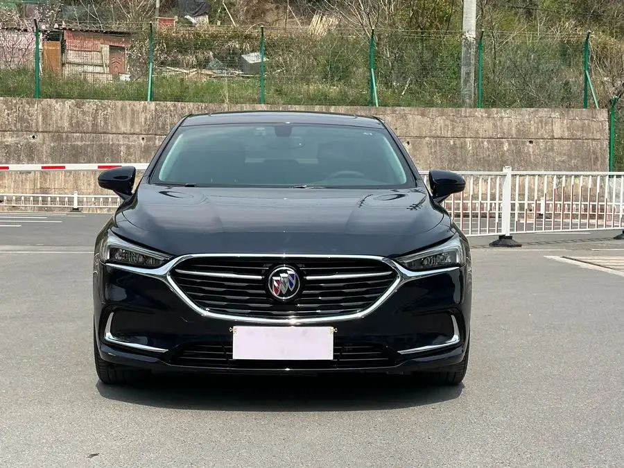 بيوك لاكروس 2022 552T الفاخرة