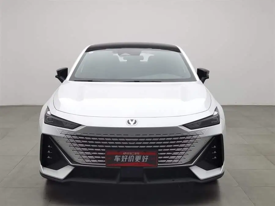 شانجان UNI-V 2024 1.5T النسخة عالية الطاقة
