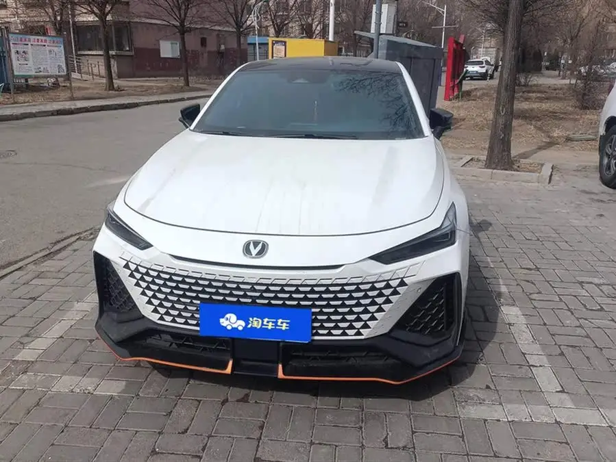 Changan UNI-V 2023 2.0T Ling Su Edition