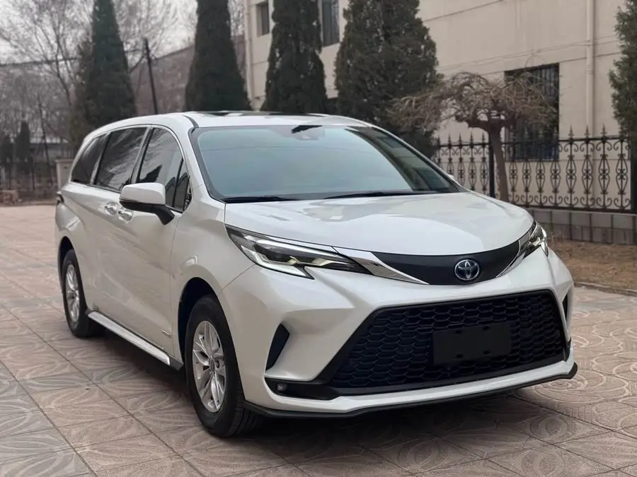 غريفيا 2023 فئة الراحة الهجينة سعة 2.5 لتر