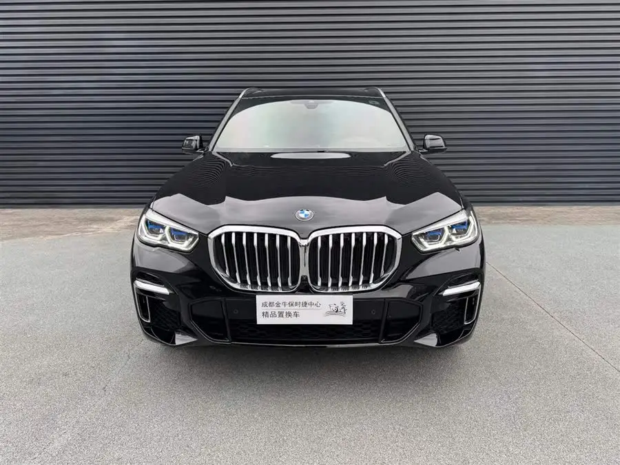 بي إم دبليو X5 طراز 2023 xDrive 40Li حزمة M الرياضية