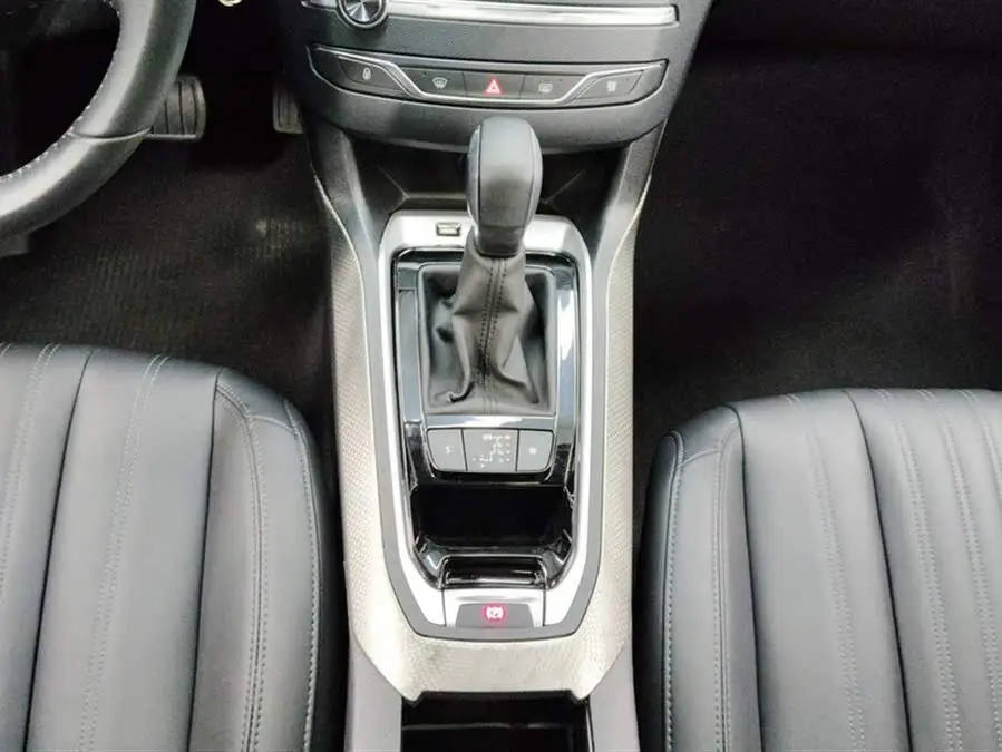 Peugeot 408 2020 360THP Decade Edition