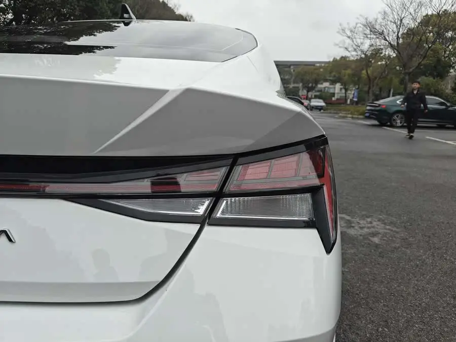 إيلانتر 2021 1.5 لتر CVT GLX النخبة