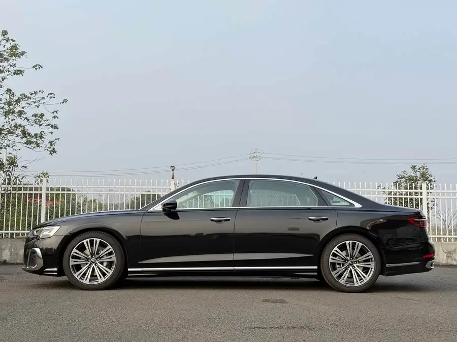 أودي A8 طراز 2025 A8L 45 TFSI كواترو فاخرة