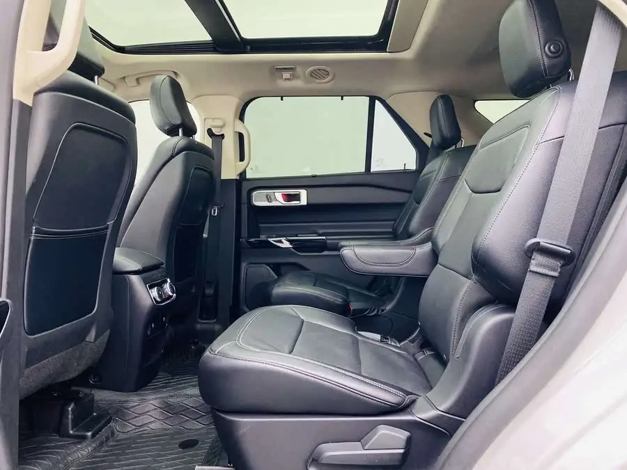 2020 Explorer EcoBoost 285 AWD Titanium 6-Seater