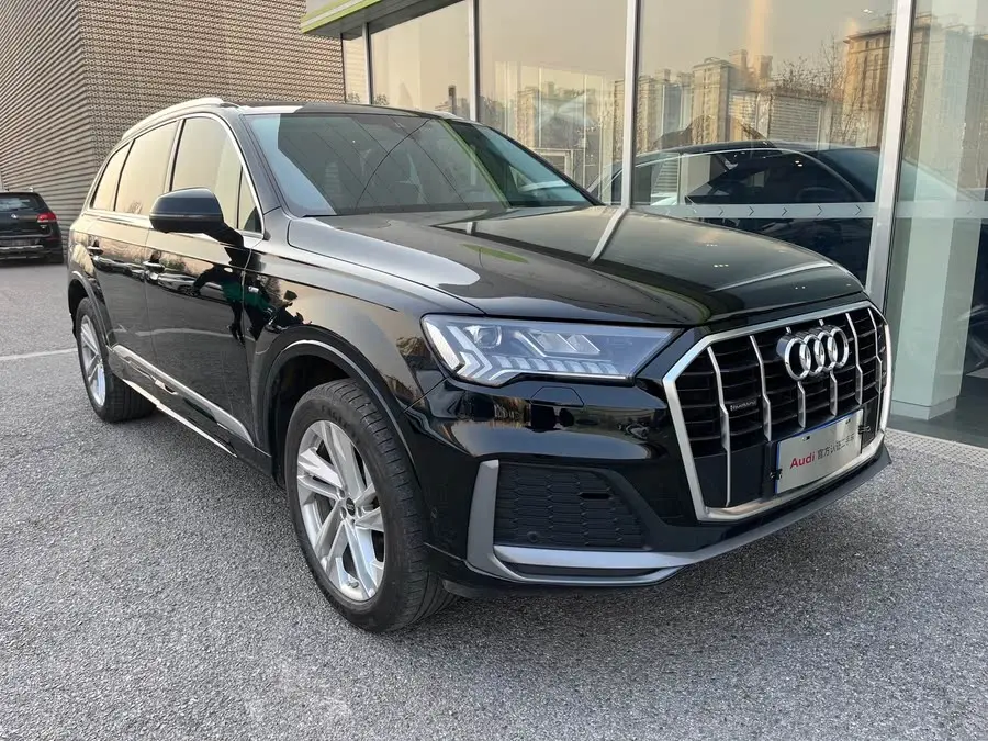 Audi Q7 2023 45 TFSI quattro S line Sport