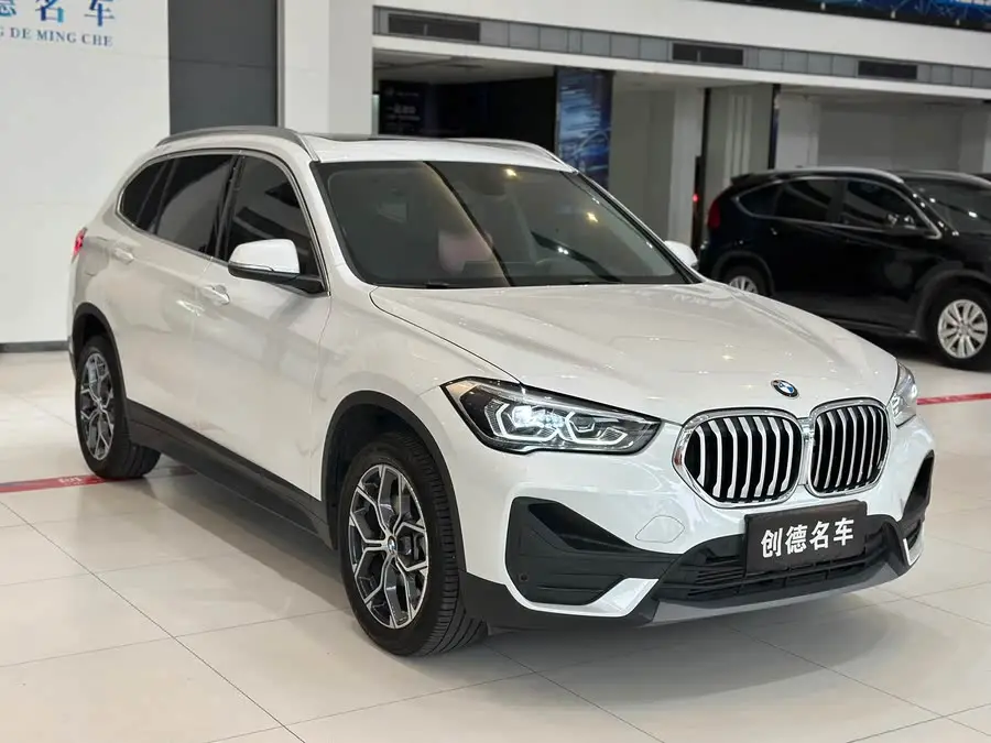 بي إم دبليو X1 2022 sDrive25Li الطراز الرائد