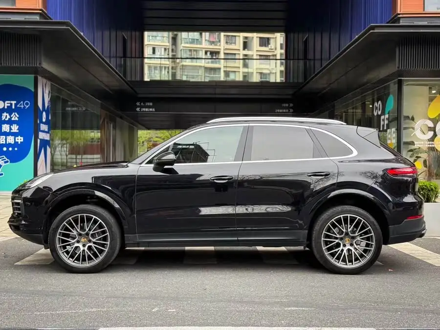2022 Cayenne 3.0T Platinum Edition