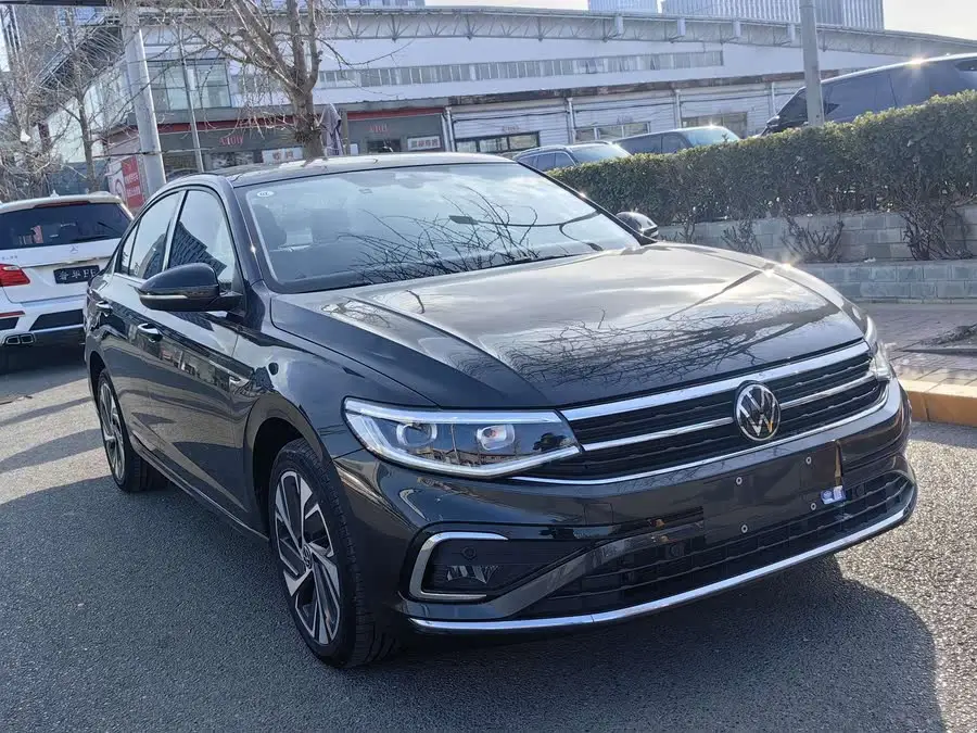 Volkswagen Bora 2023 300TSI DSG Premium Edition