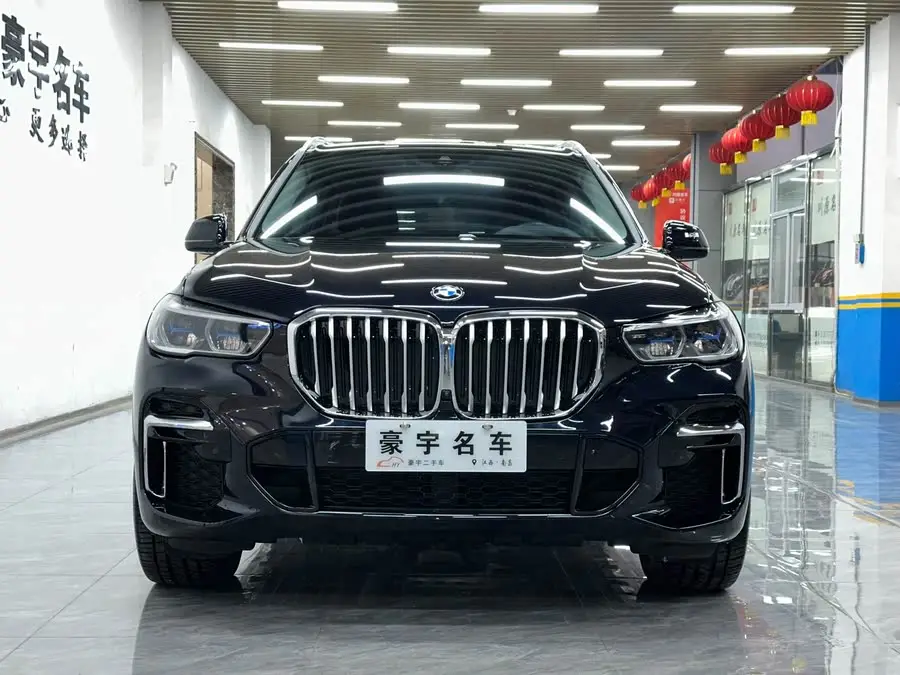 بي إم دبليو X5 2022 طراز مُجدد xDrive 30Li حزمة رياضية M