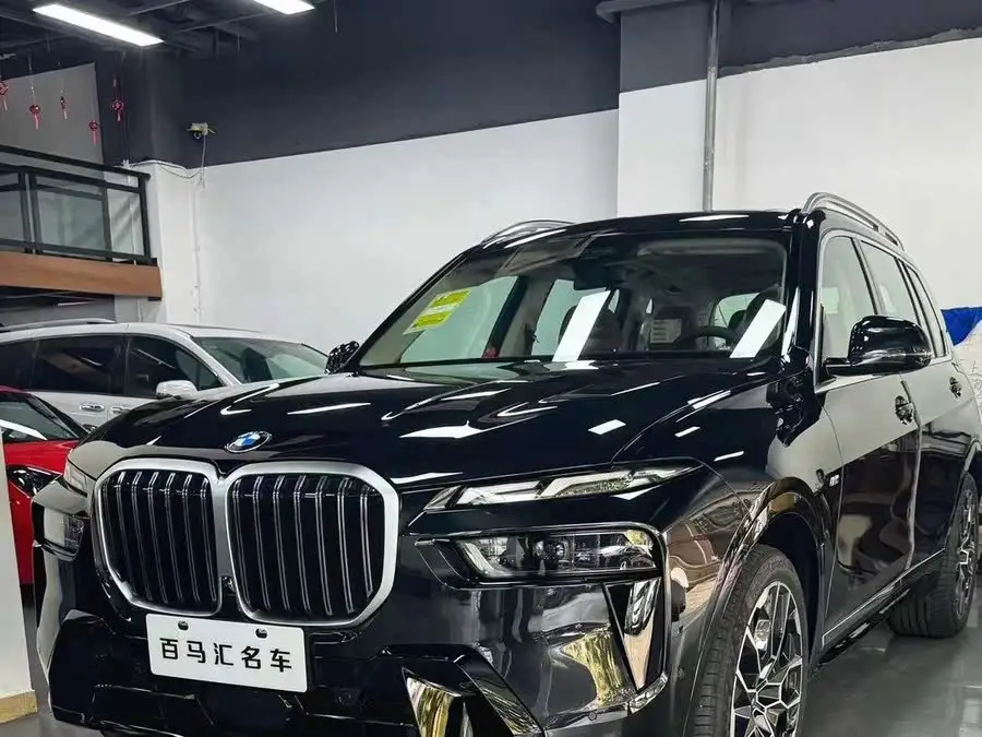 بي إم دبليو X7 2023 xDrive40i باقة M الرياضية