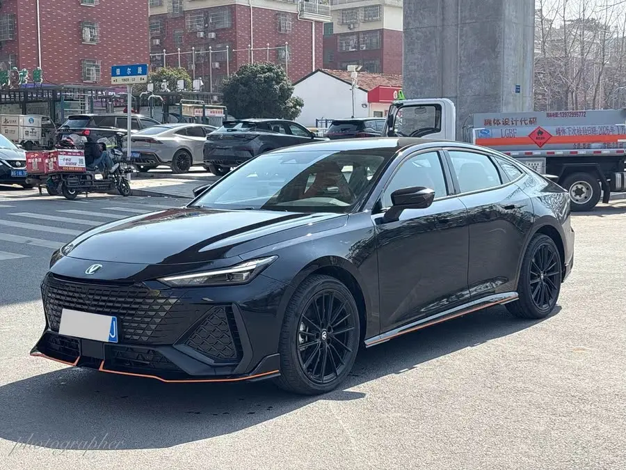 Changan UNI-V 2024 2.0T Classic Sports Version