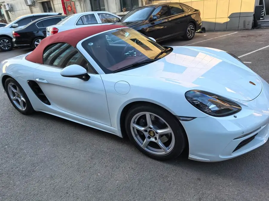 Porsche 718 2022 Model Boxster 2.0T