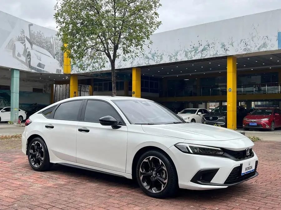 سيارة هوندا سيفيك 2023 هاتشباك 240TURBO CVT إكستريم إديشن