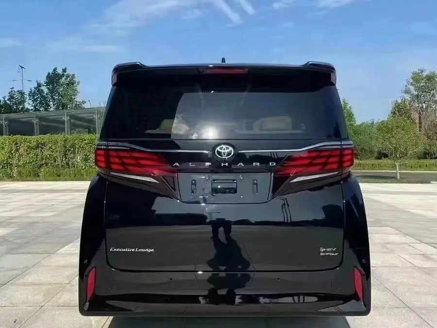 ألفارد 2024 بمحرك مزدوج 2.5 لتر إصدار بريميوم