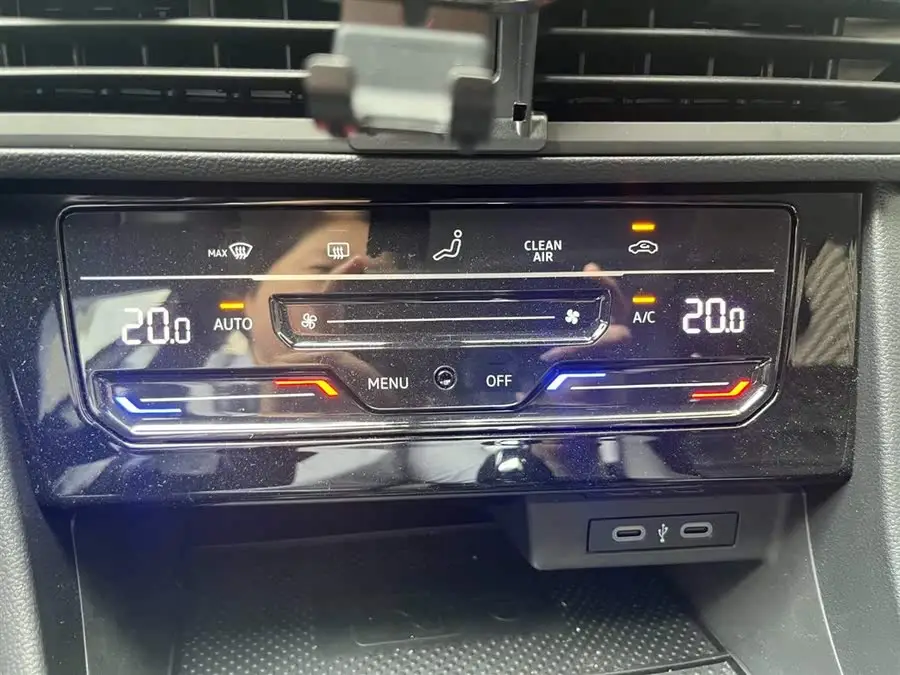 2023 Bora 300TSI DSG Premium Edition