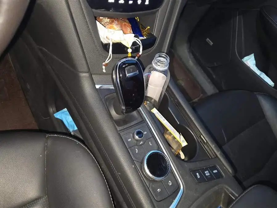 كاديلاك XT6 2021 2.0T سبع مقاعد دفع رباعي فاخر