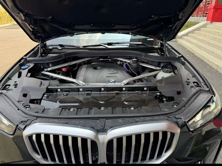 بي إم دبليو X5 2023 xDrive 40Li حزمة رياضية M ليلية