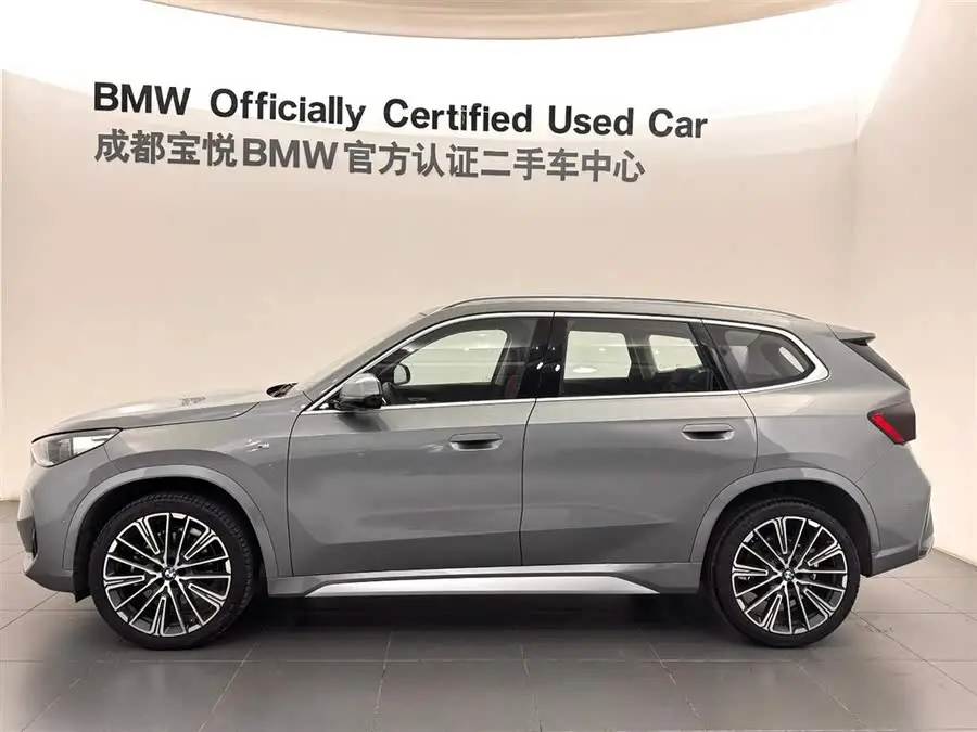 بي إم دبليو X1 2023 xDrive25Li حزمة M الرياضية