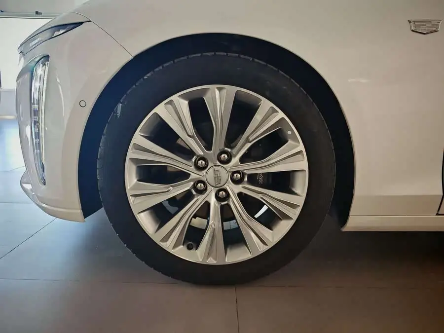 كاديلاك CT6 2023 28T بلاتينيوم