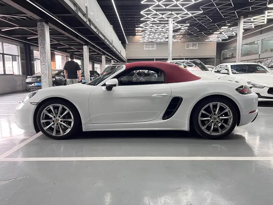Porsche 718 2020 Model Boxster 2.0T