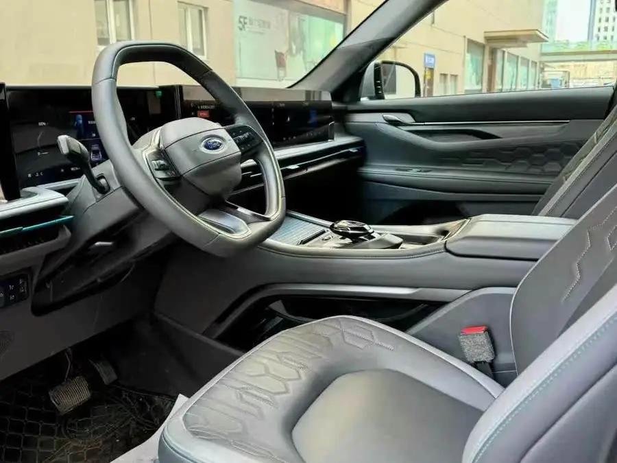 2023 Ford Edge Edge L 2.0T EcoBoost E Hybrid Two-Wheel Drive Seven-Seater Luxury