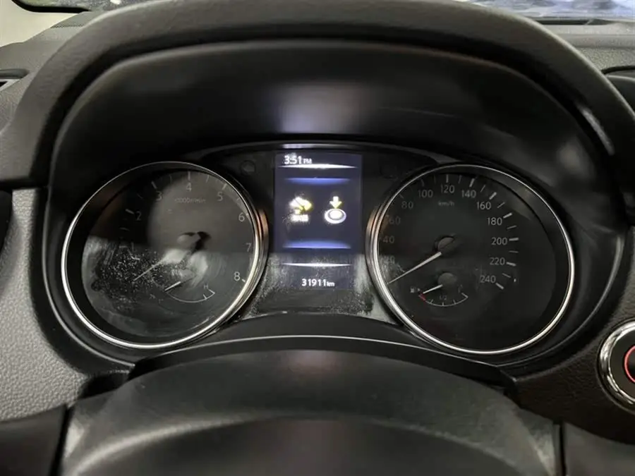 نيسان قاشقاي 2019 2.0 لتر CVT الفاخرة