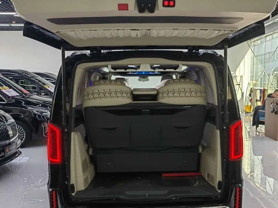 فيتو 2023 نسخة 2.0T للأعمال 7 مقاعد