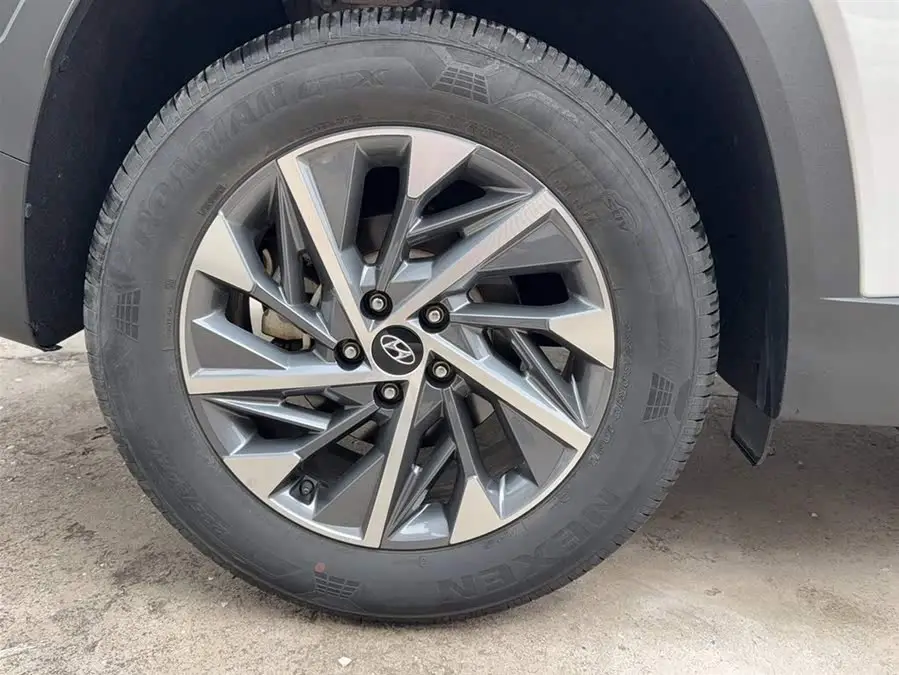 2023 هيونداي توكسون L 1.5T أوتوماتيكي دفع ثنائي GLX إلكت