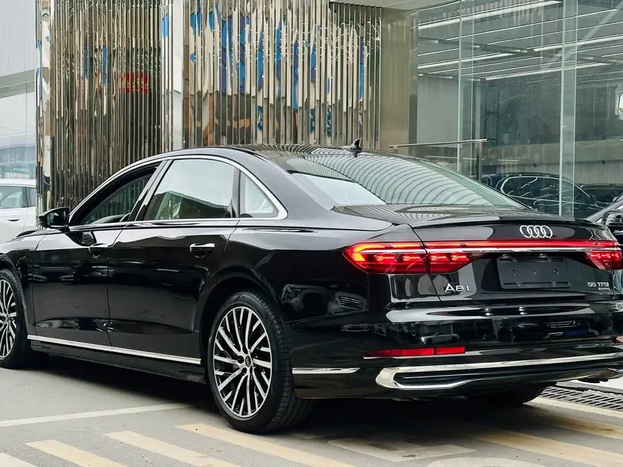 أودي A8 2023 A8L 55 TFSI كواترو الطراز الرائد