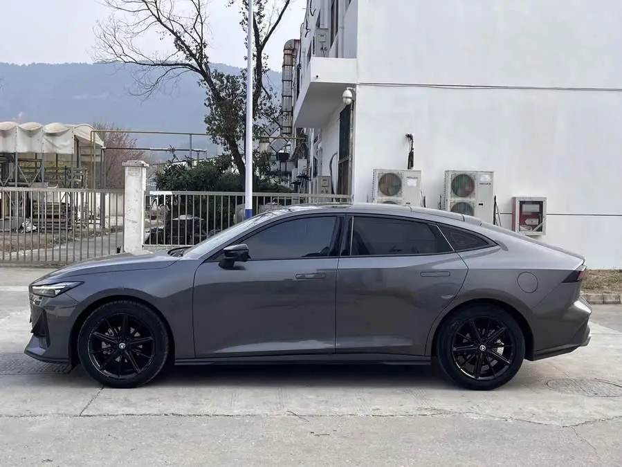 Changan UNI-V 2022 1.5T Excellence