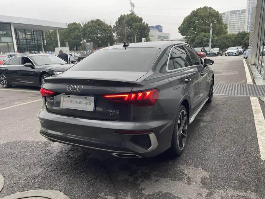 أودي A3 2023 A3L ليموزين 35 TFSI طراز رياضي أنيق