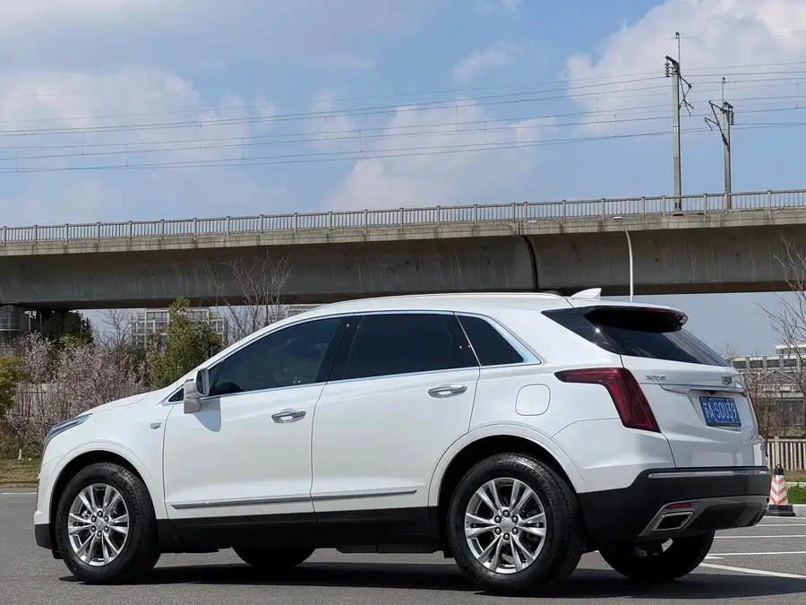 كاديلاك XT5 2023 2.0T دفع أمامي فاخر