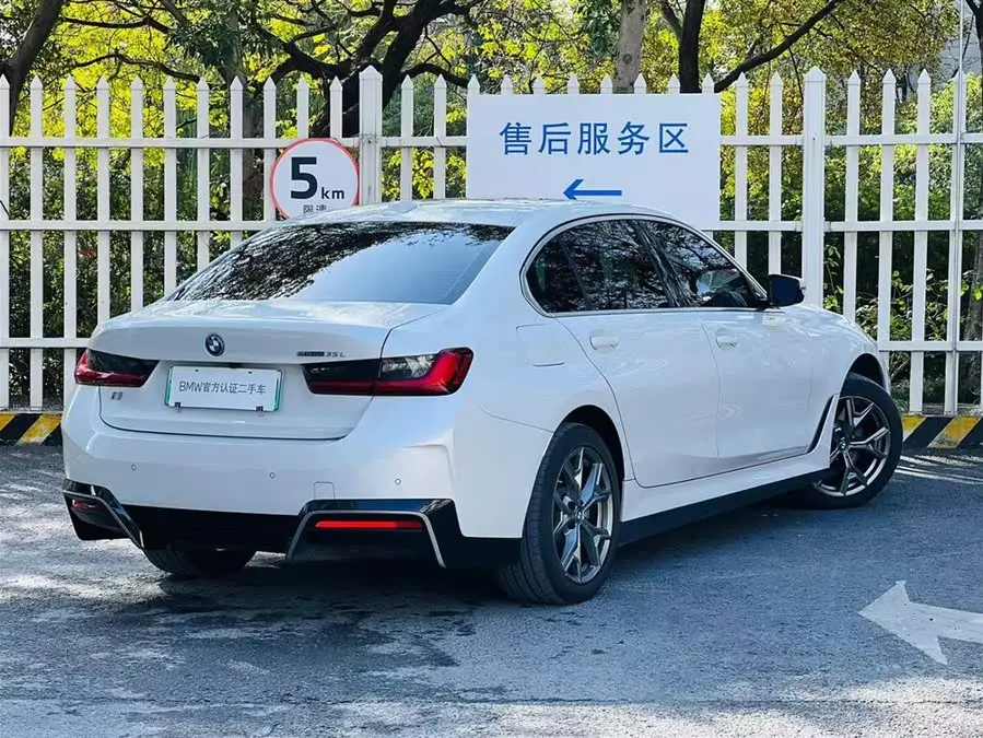 بي إم دبليو i3 2022 eDrive 35 L